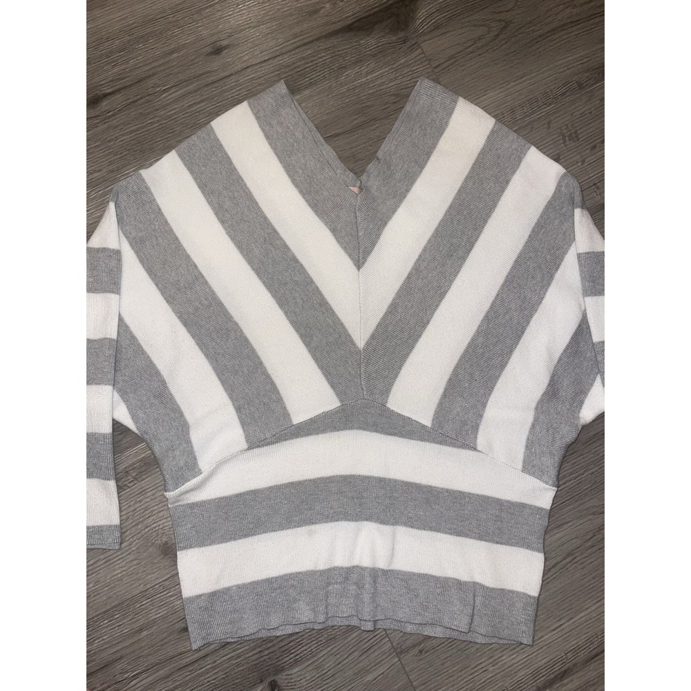 Philosophy Grey & White Women's V-Neck Striped Y2K Style Sweater Size‎ Medium